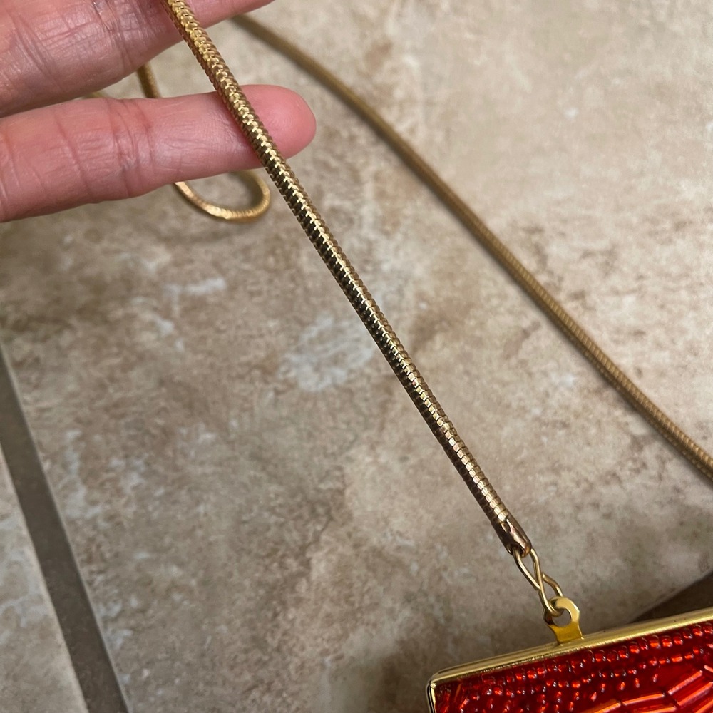 Partners Red Beaded Shell Evening Bag Gold Snake Chain Kiss Lock Clutch Vintage - Picture 7 of 10